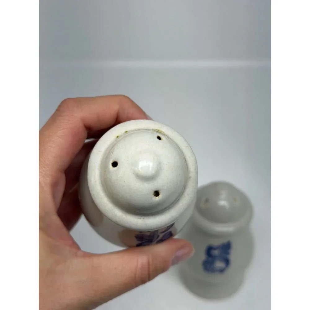 VTG Pfaltzgraff Yorktowne Salt & Pepper Shakers 4.25